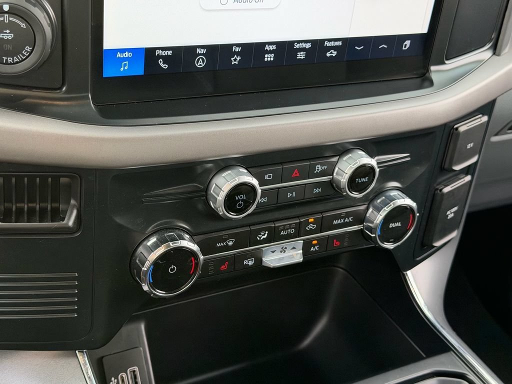 Used 2025 Ford F150 Lightning XLT AWD/4WD image 22