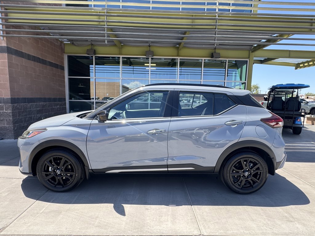Used 2023 Nissan Kicks SR FWD image 7