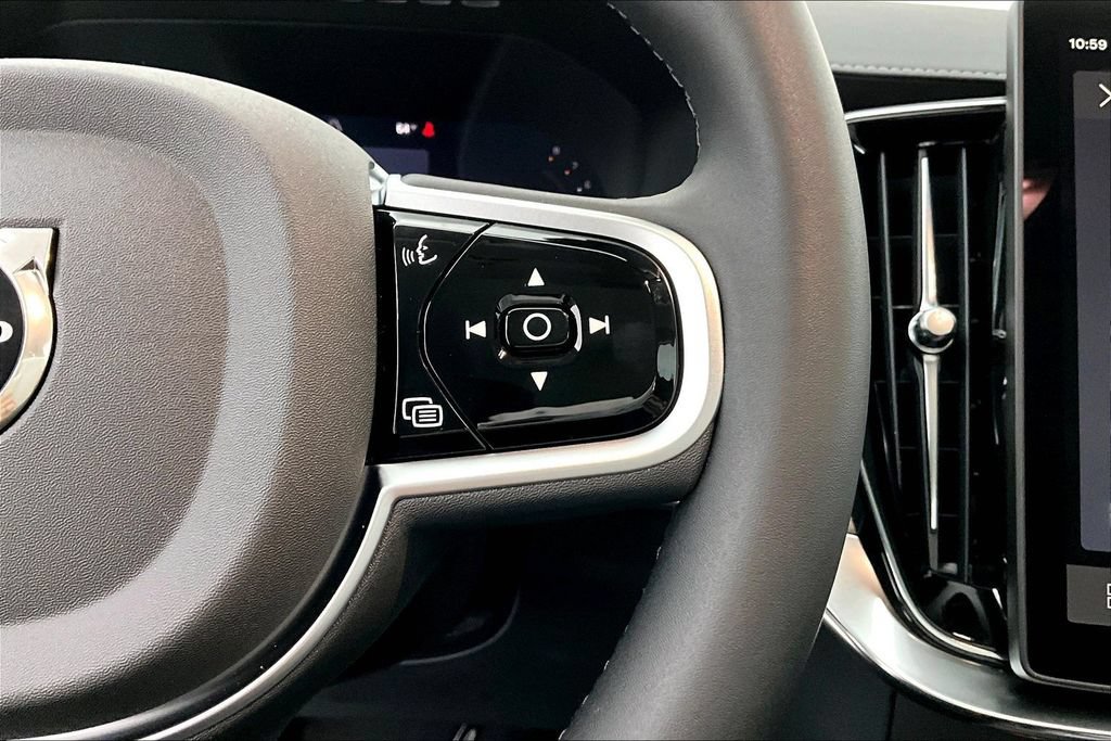 New 2026 Volvo XC90 B5 Plus AWD/4WD image 15