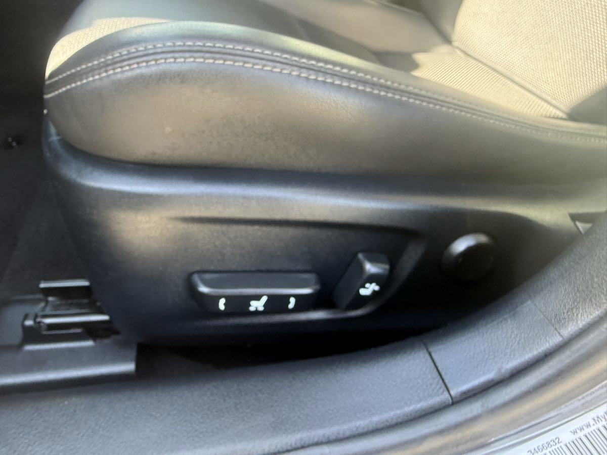 Used 2016 Lexus IS 200t image 10