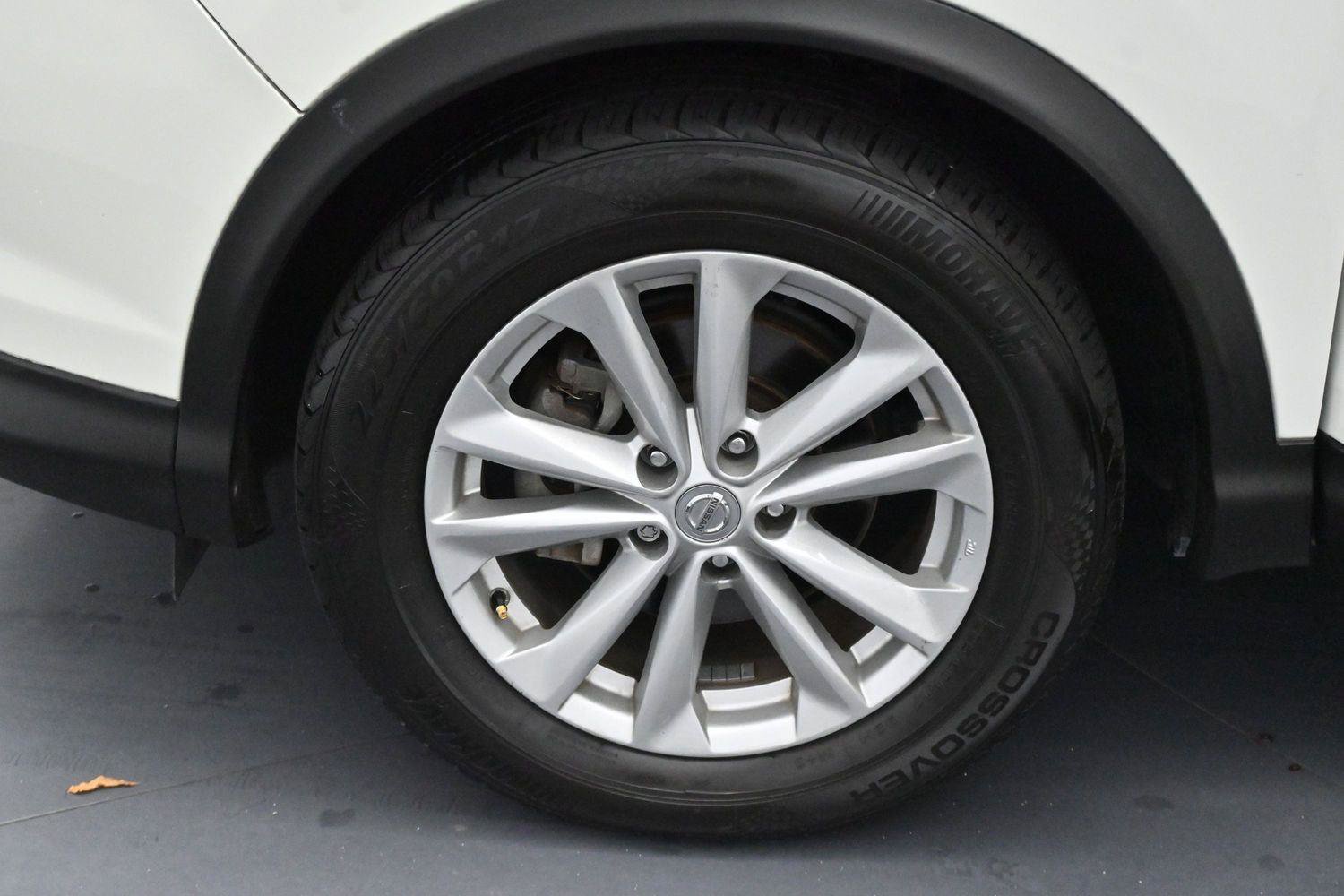 Used 2017 Nissan Rogue Sport SV FWD image 33