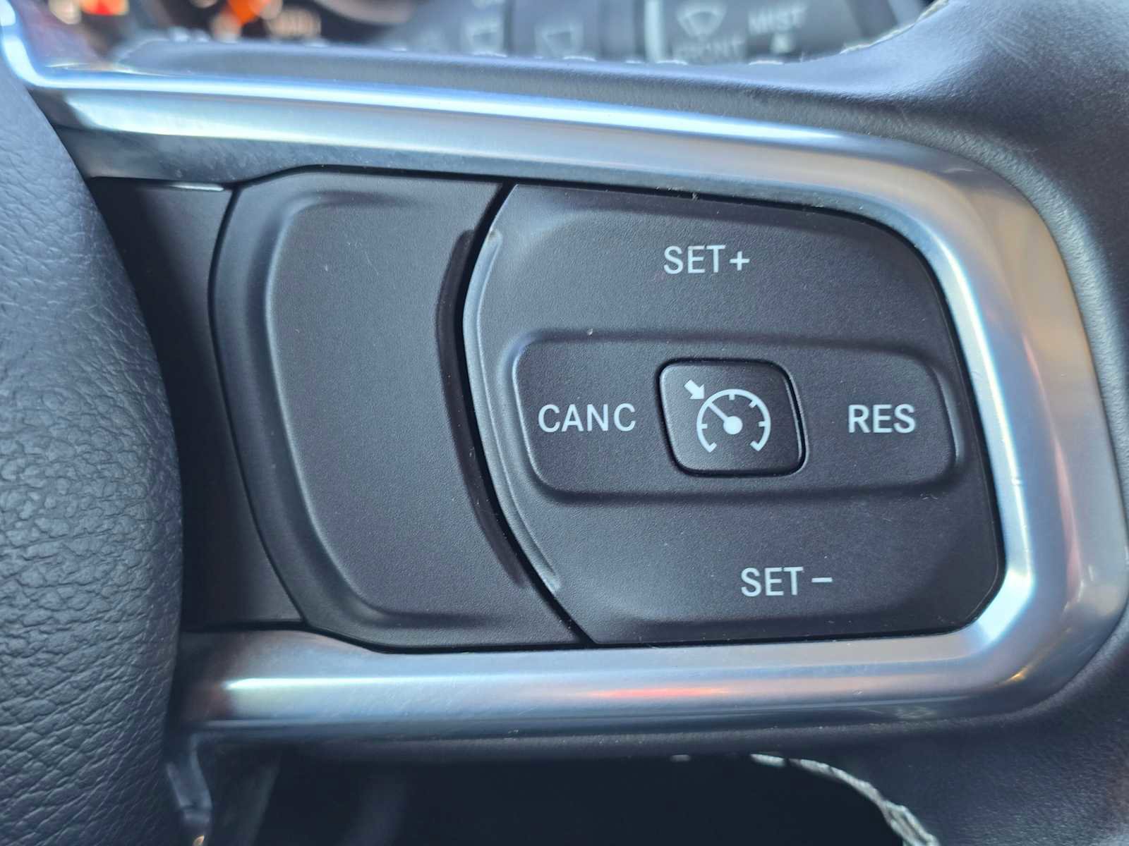 Used 2020 Jeep Wrangler Unlimited Sahara image 33