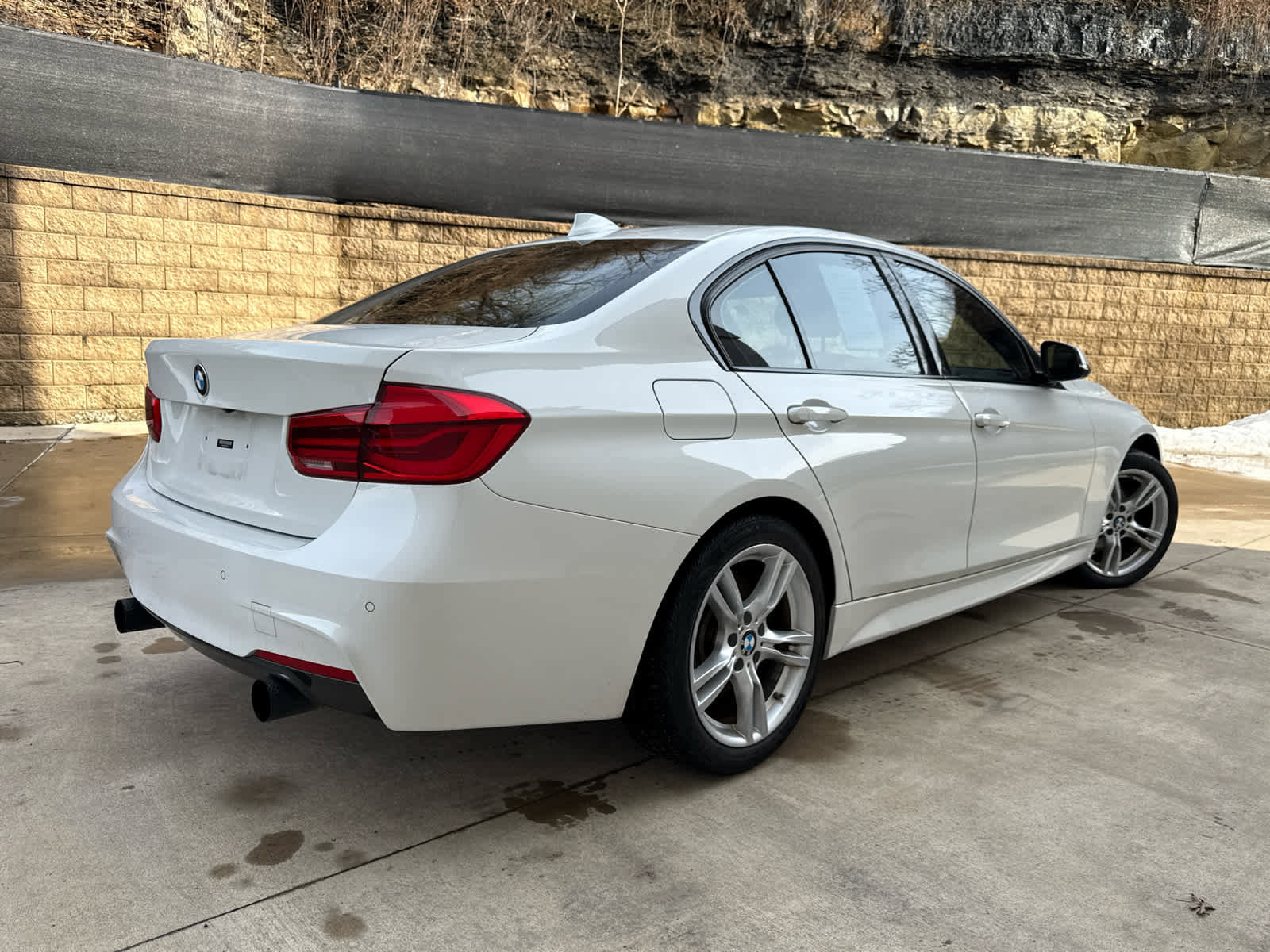 Used 2017 BMW 340i xDrive Sedan image 3