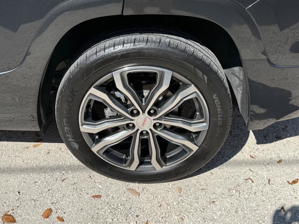 Used 2018 GMC Terrain Denali w/ Comfort Package AWD/4WD image 7