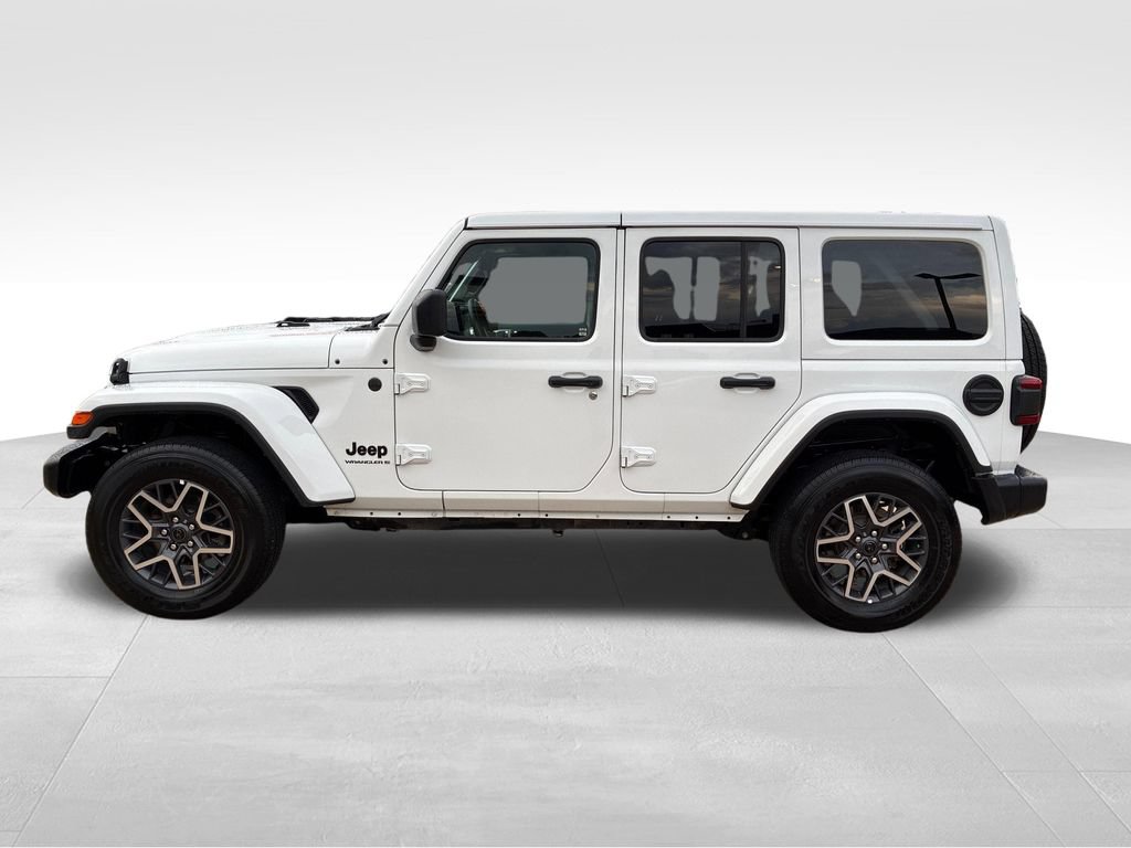 Used 2025 Jeep Wrangler Unlimited Sahara AWD/4WD image 2