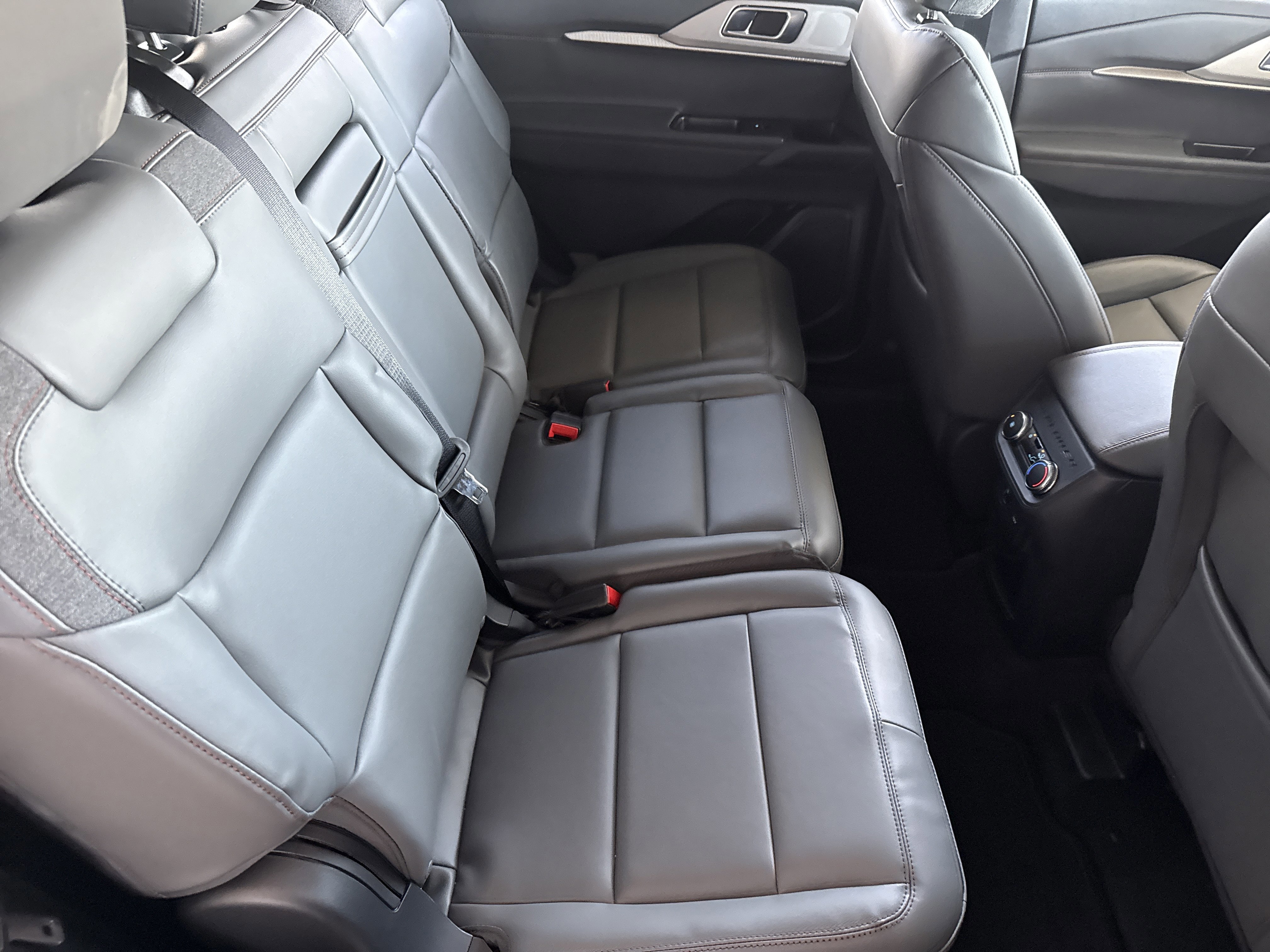 New 2026 Ford Explorer Active w/ Active Comfort Package image 14