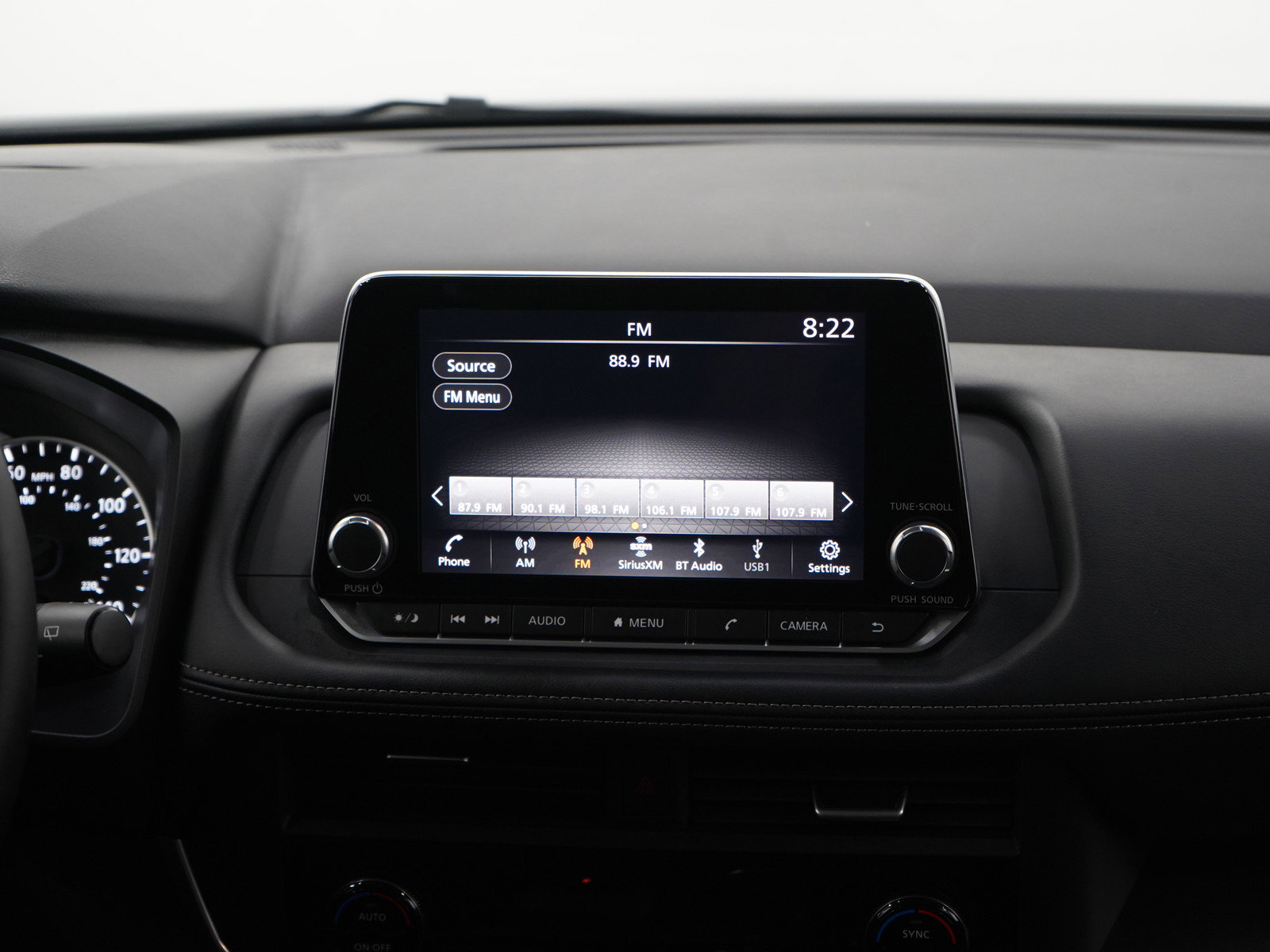 Used 2025 Nissan Rogue SV image 15