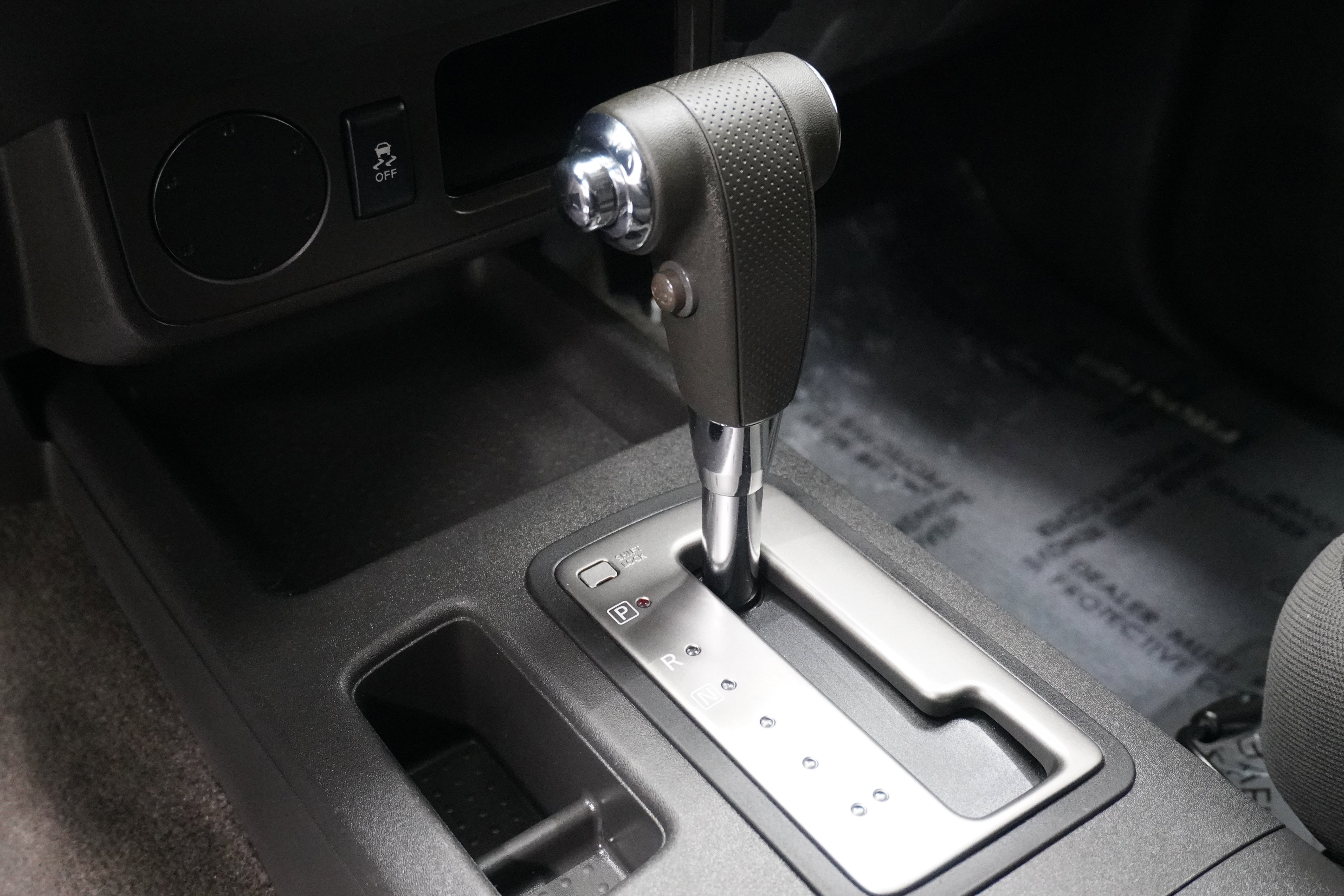 Used 2013 Nissan Frontier SV image 17