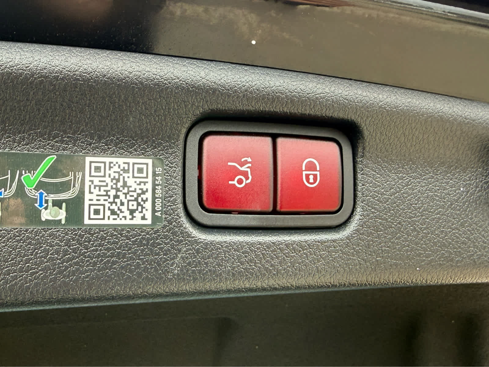 Used 2024 Mercedes-Benz C 300 Sedan image 15