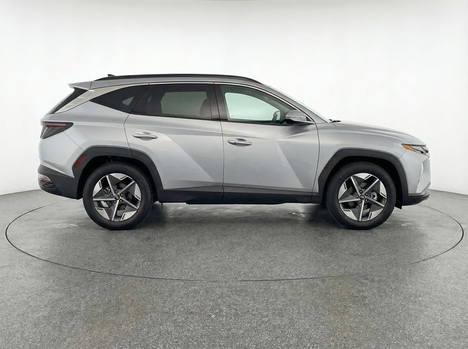 Used 2025 Hyundai Tucson SEL FWD image 11