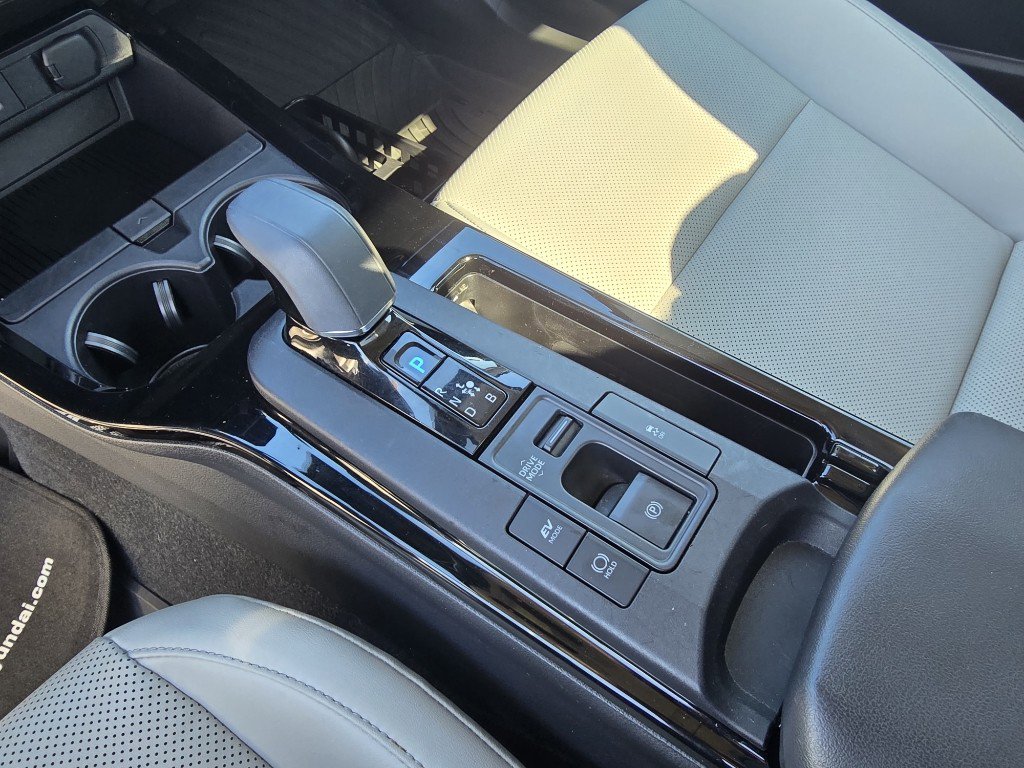 Used 2024 Toyota Prius XLE image 19