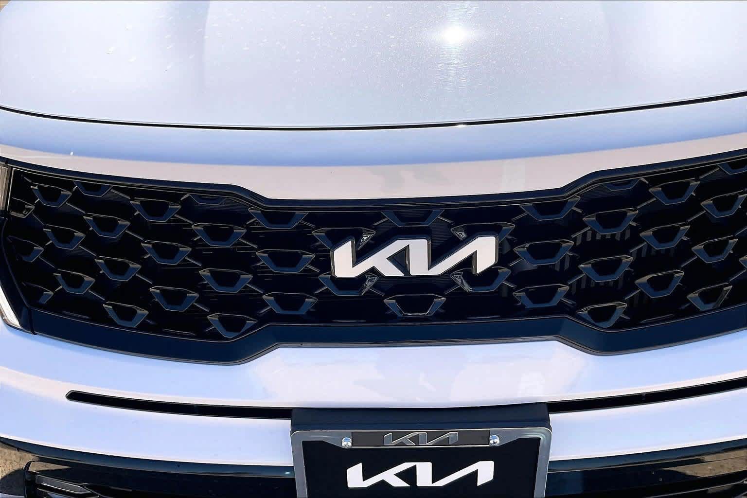 Certified 2023 Kia Sorento SX FWD image 30