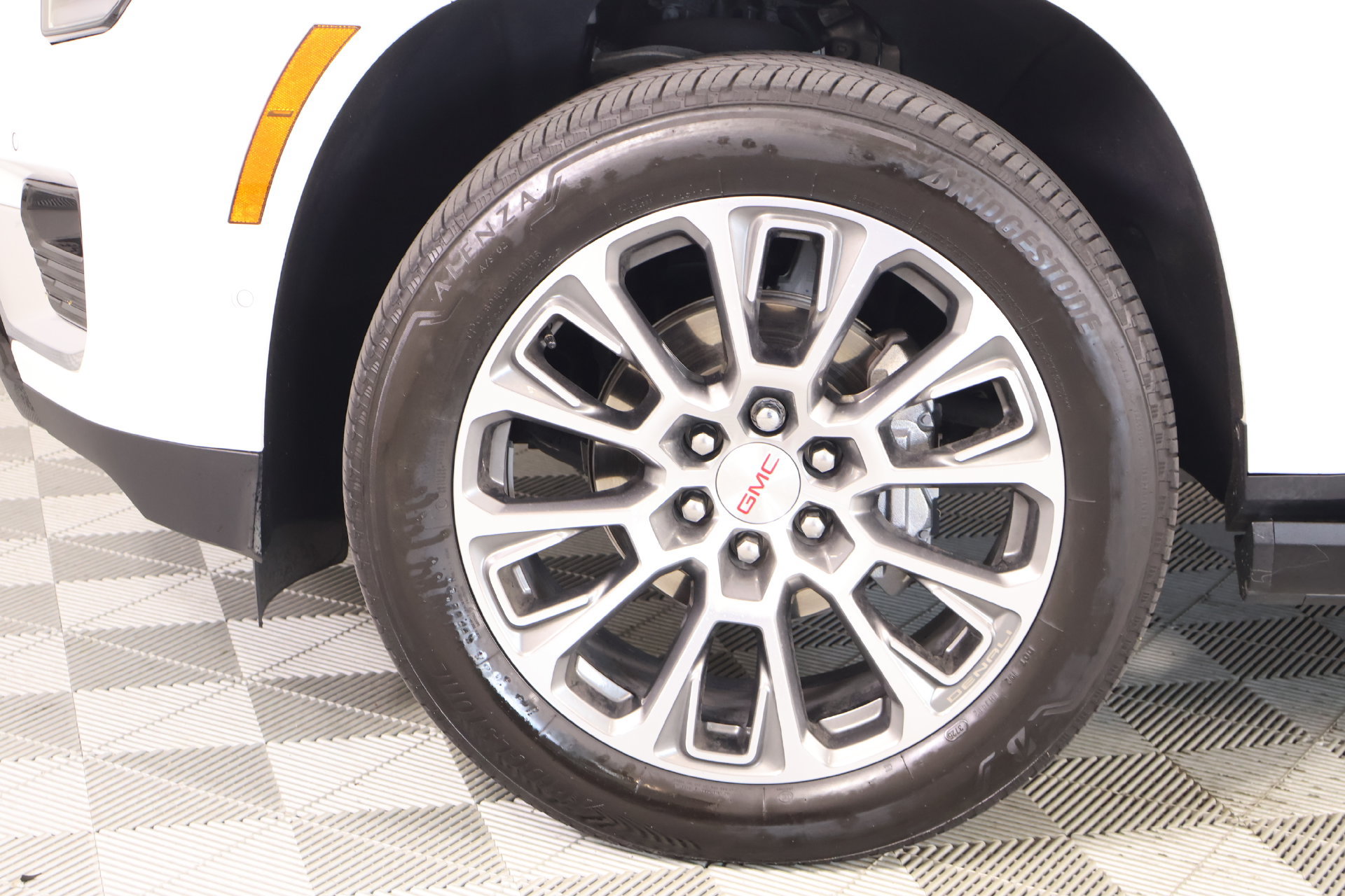 Used 2026 GMC Yukon Denali w/ Sun & Power Step Package AWD/4WD image 20