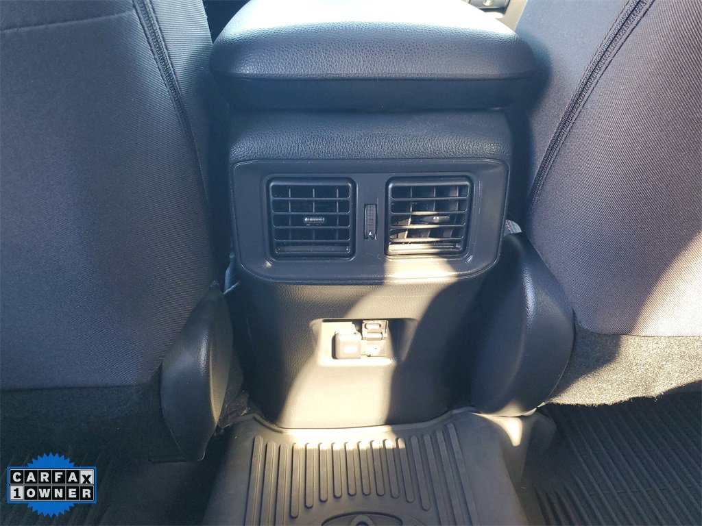 Used 2022 Toyota RAV4 SE image 13