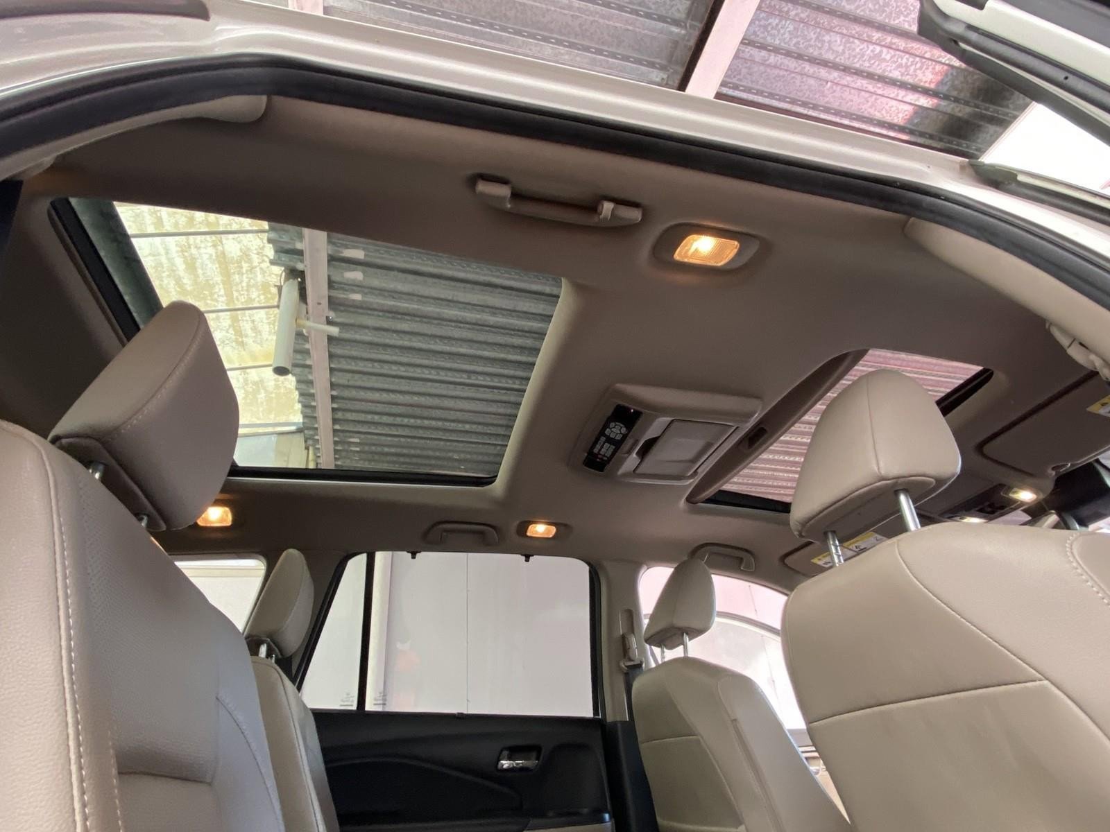 Used 2017 Honda Pilot Elite image 14