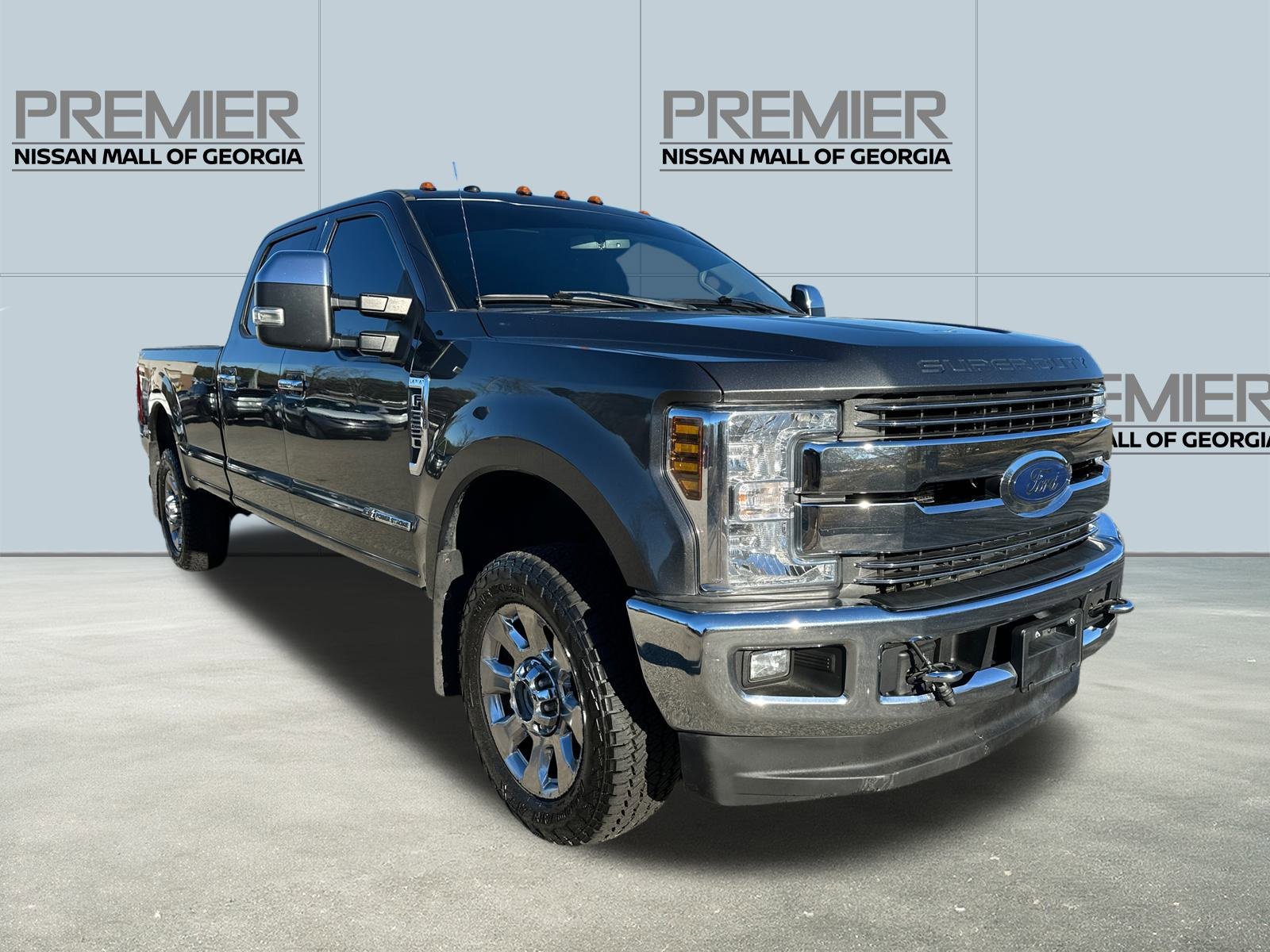 Used 2018 Ford F350 Lariat w/ Chrome Package image 3