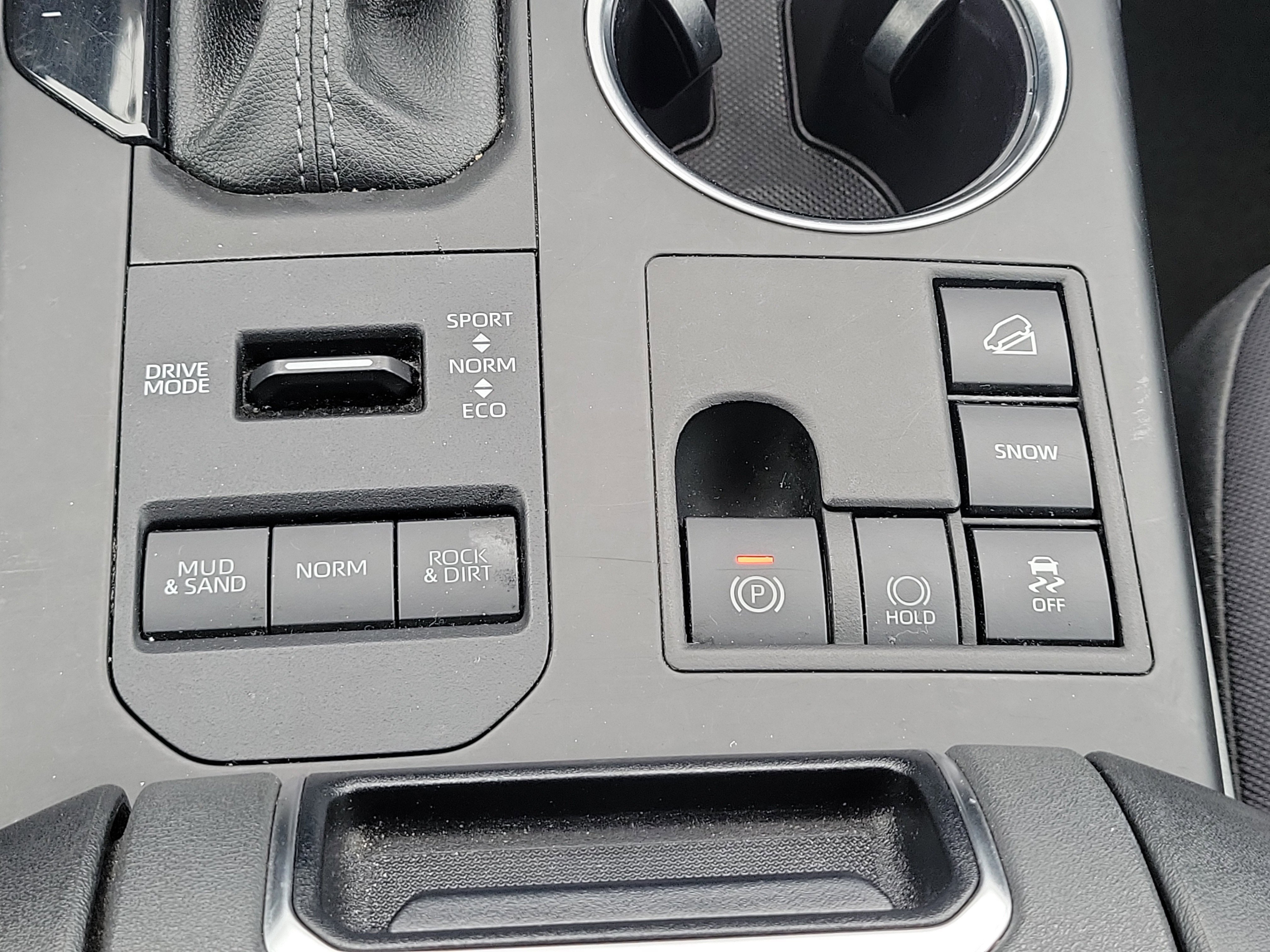 Used 2024 Toyota Highlander LE image 30