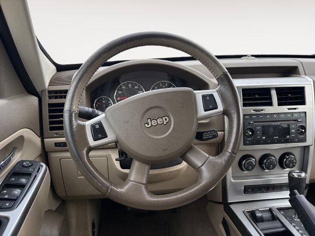 Used 2008 Jeep Liberty Limited w/ Premium Group II AWD/4WD image 12