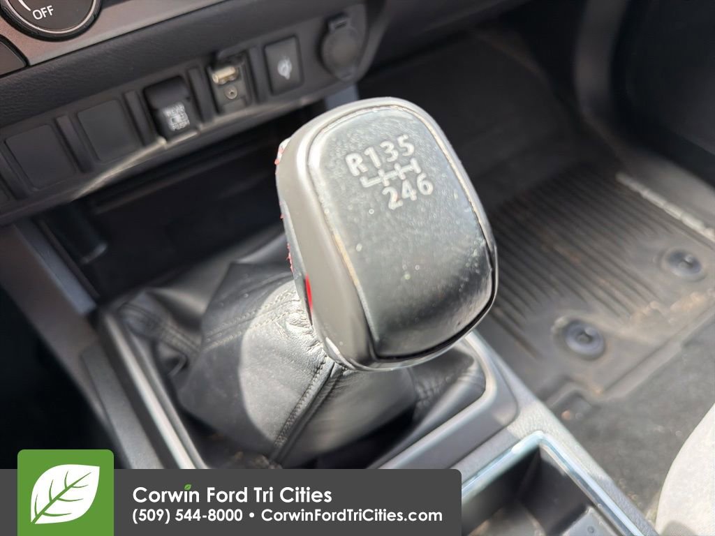 Used 2019 Toyota Tacoma TRD Off-Road image 3