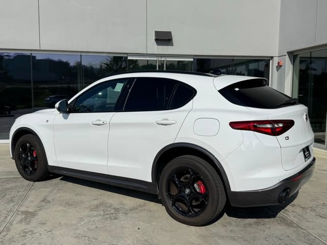 Used 2023 Alfa Romeo Stelvio Ti AWD/4WD image 6