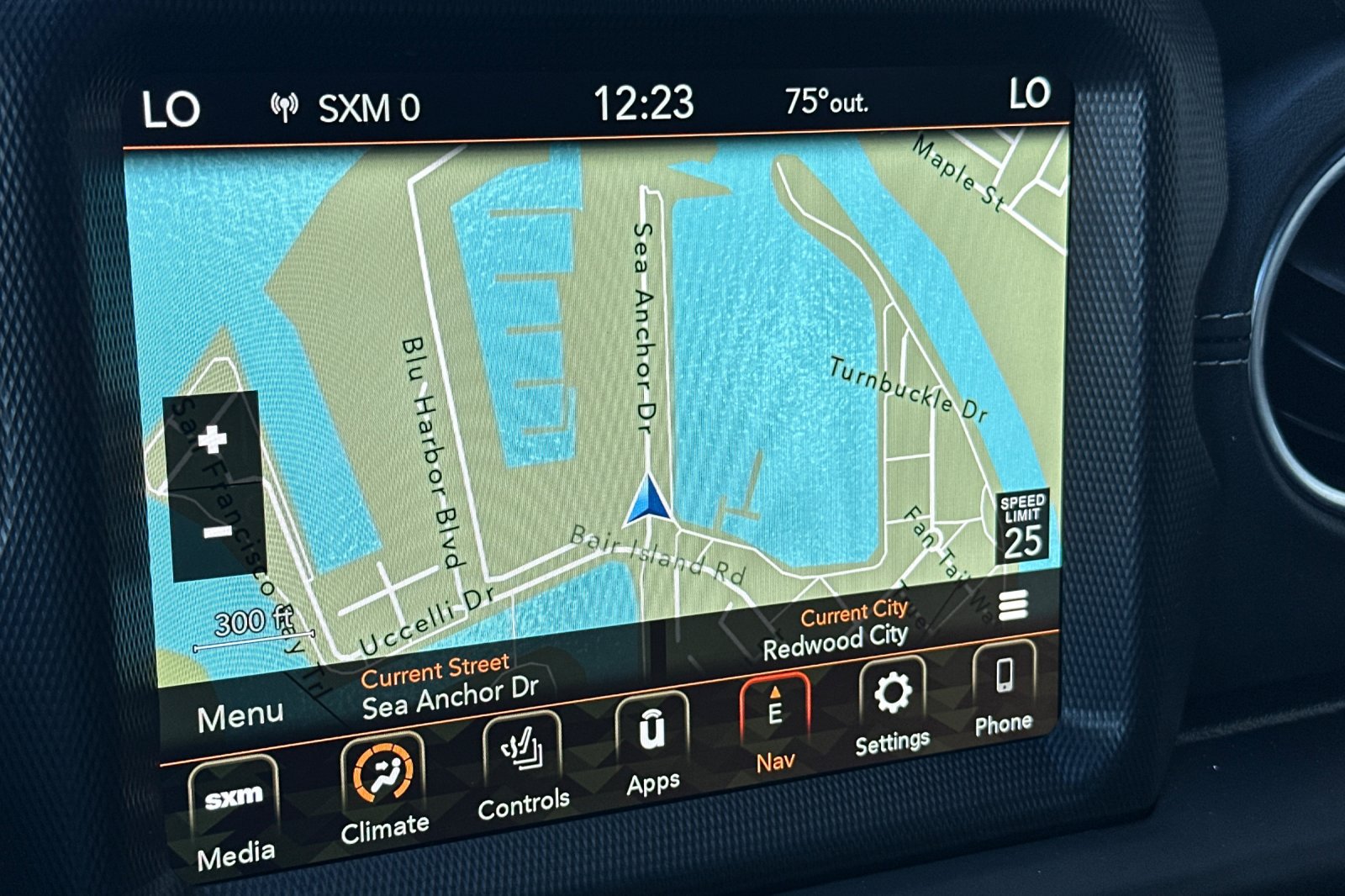 Used 2023 Jeep Wrangler Unlimited Sahara w/ Cold Weather Group AWD/4WD image 19