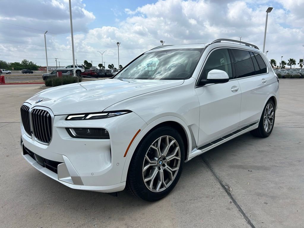 Used 2025 BMW X7 xDrive40i image 3