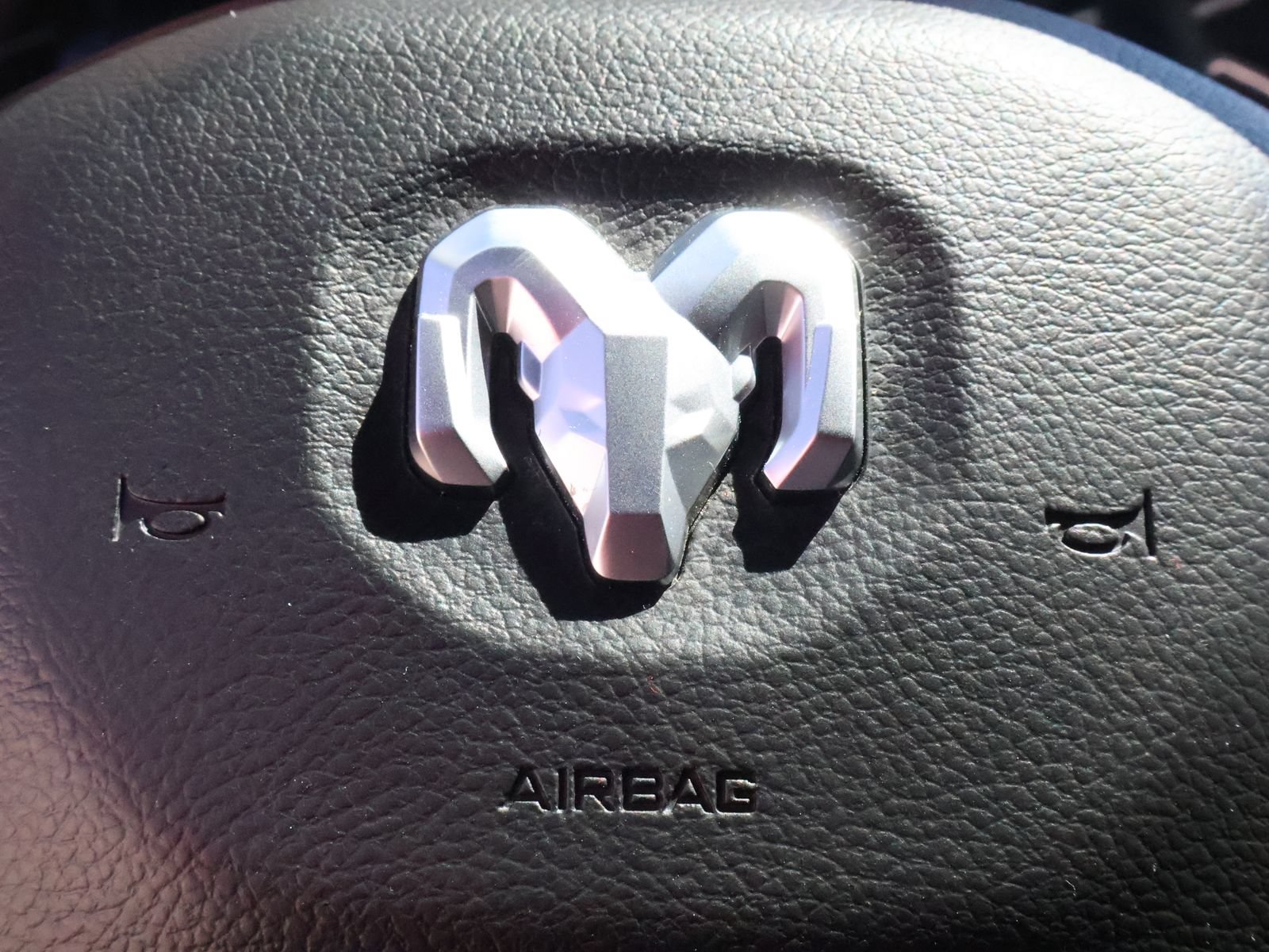 Used 2026 RAM 2500 Laramie AWD/4WD image 32