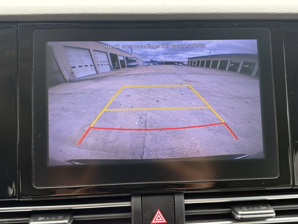 Certified 2022 Kia Niro LXS FWD image 19