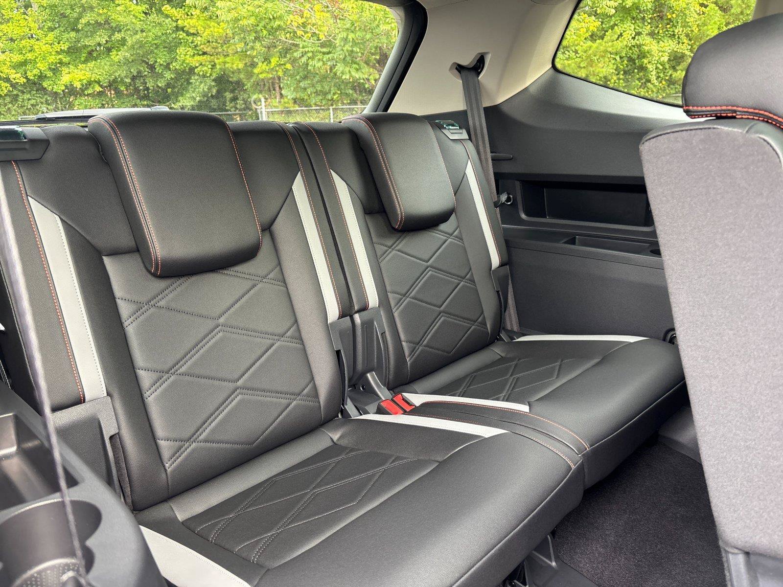 Used 2025 Volkswagen Atlas Peak Edition SE AWD/4WD image 38