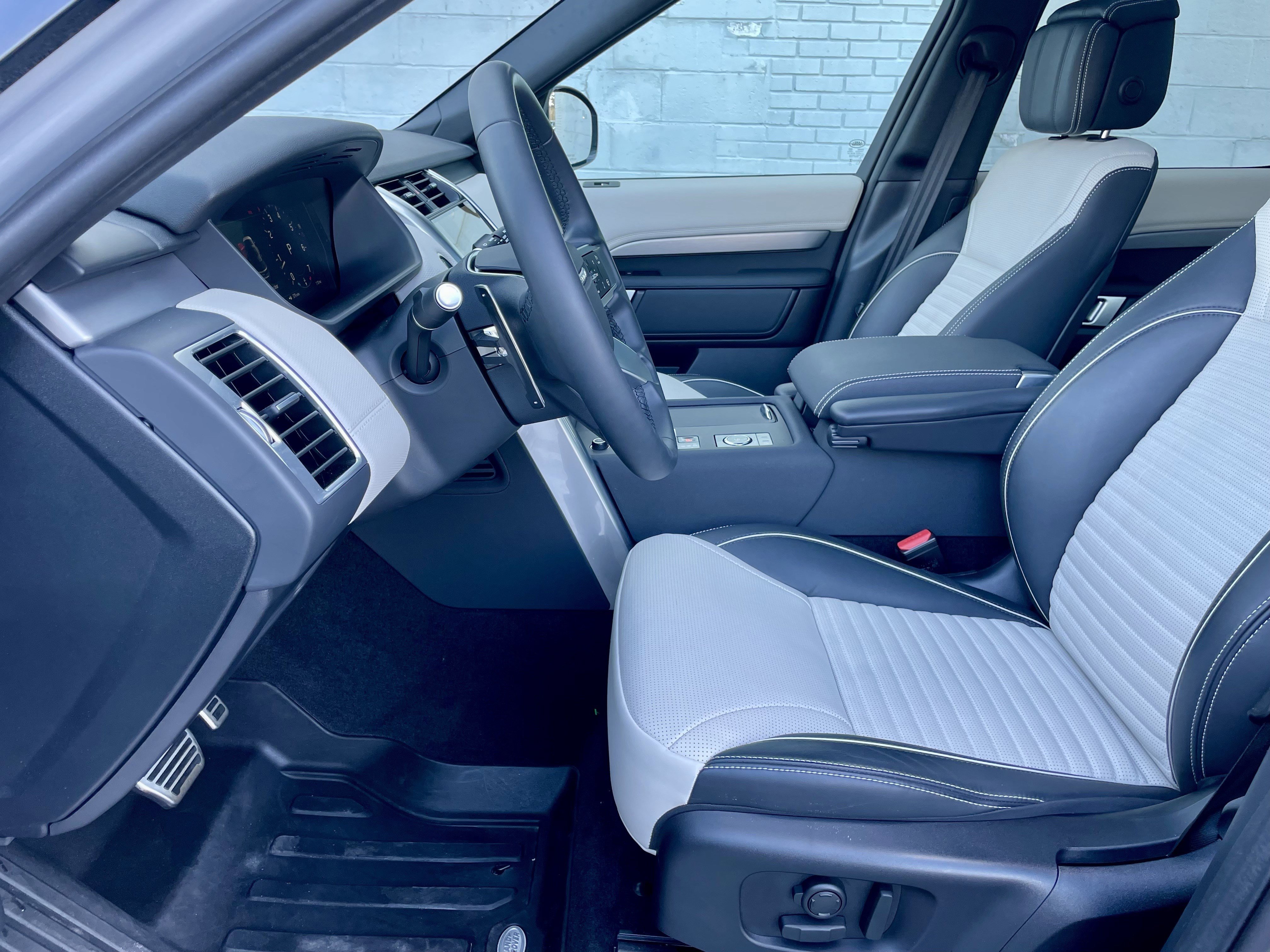 Certified 2024 Land Rover Discovery Dynamic SE image 14