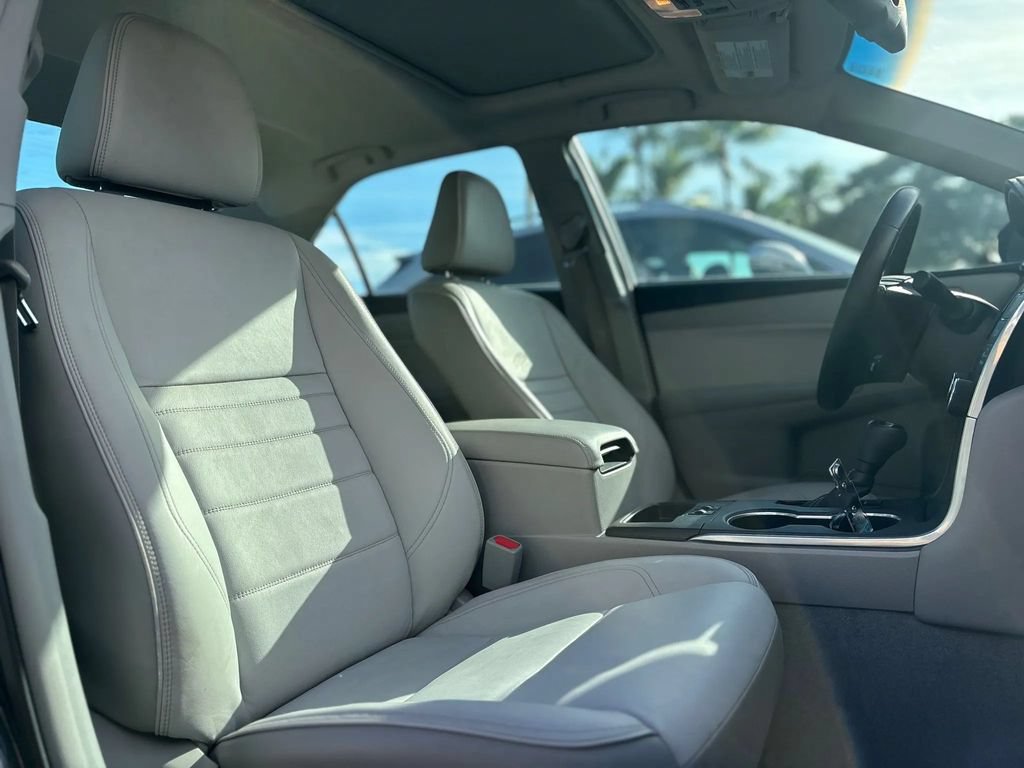 Used 2015 Toyota Camry XLE FWD image 9