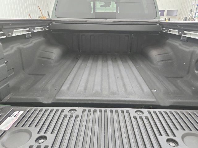 Used 2023 Nissan Frontier SV w/ SV Convenience Package RWD image 40