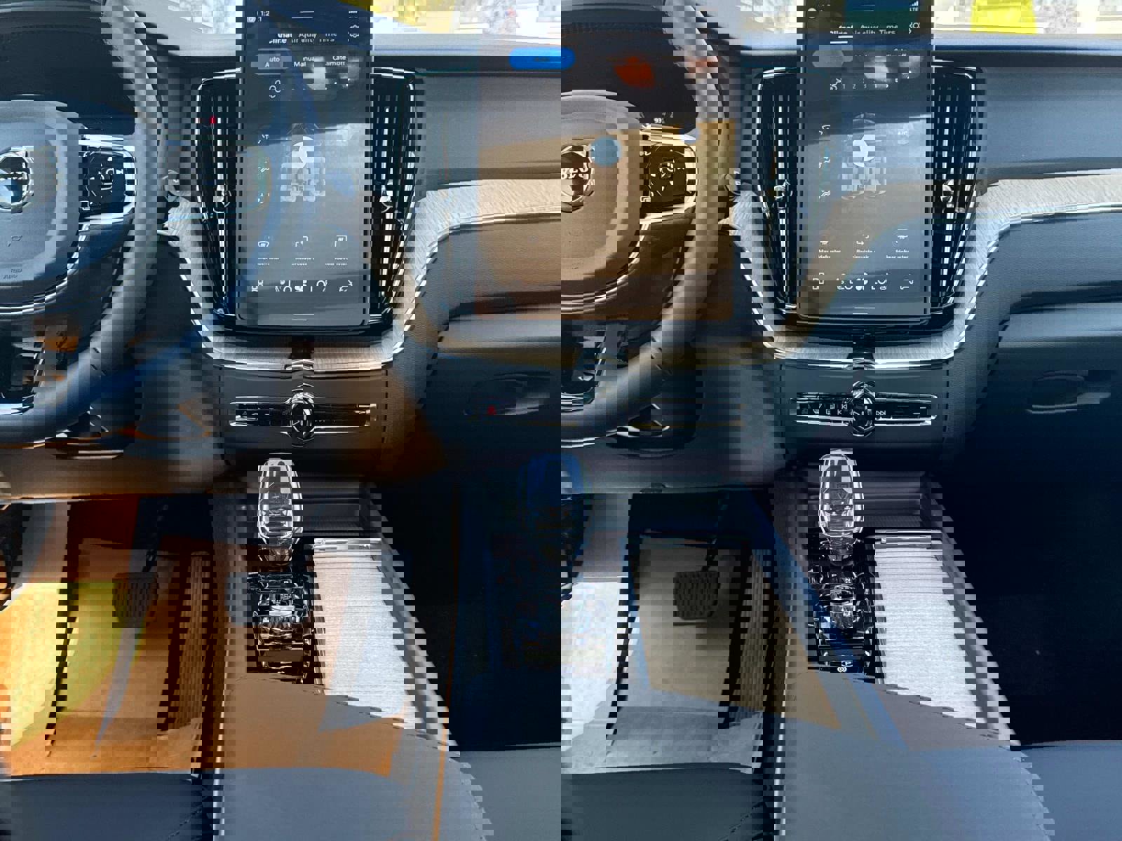 New 2026 Volvo XC60 B5 Plus w/ Climate Package image 13