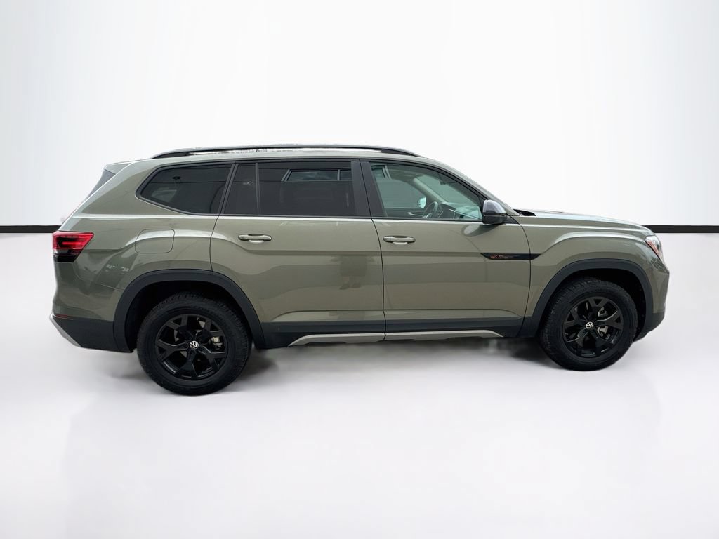 Used 2025 Volkswagen Atlas Peak Edition SE AWD/4WD image 4