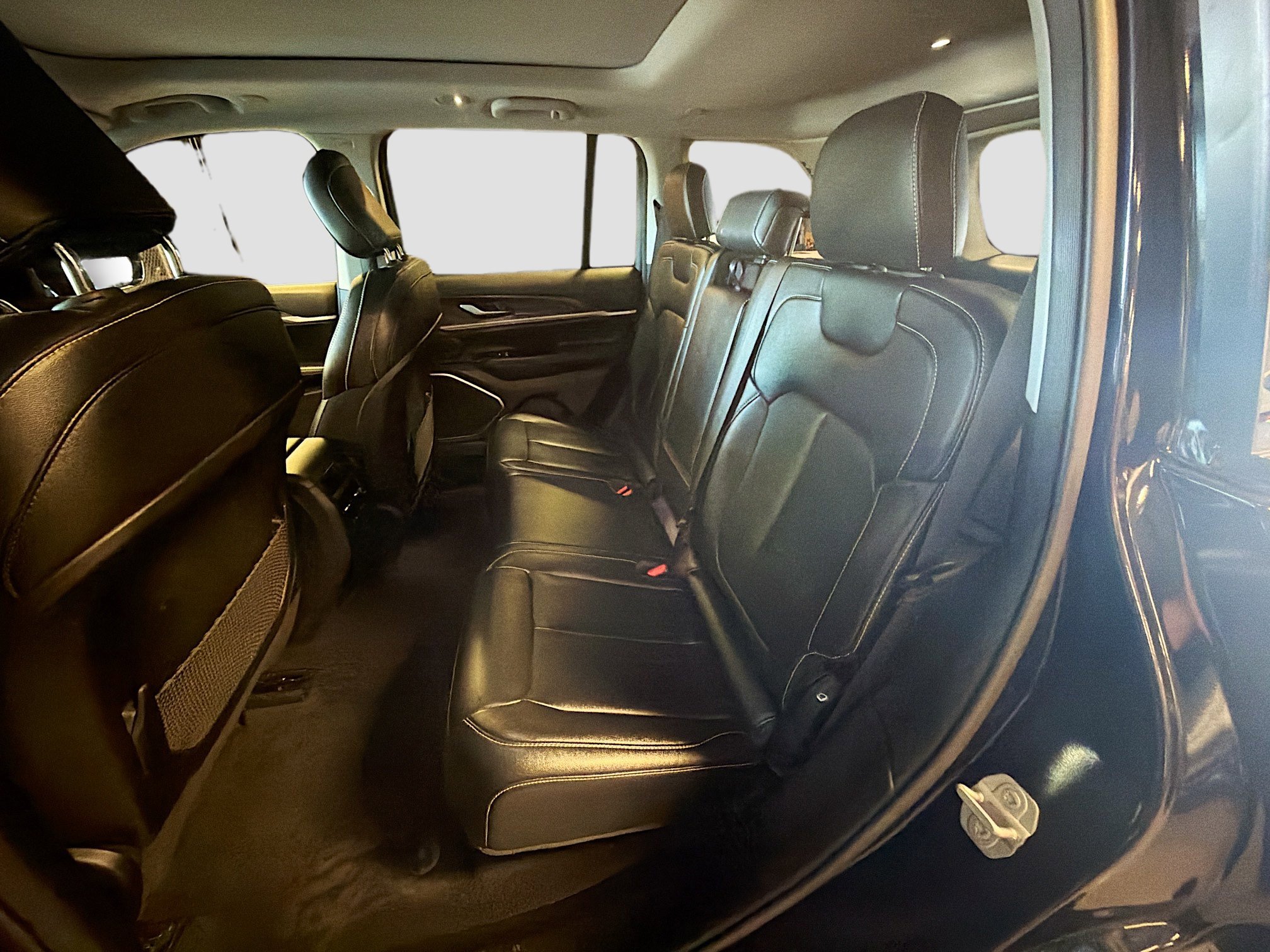 Used 2024 Jeep Grand Cherokee Limited 4xe image 29