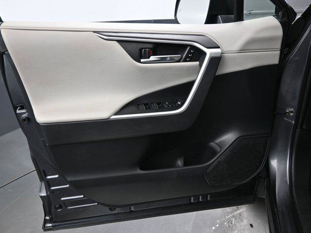 Used 2022 Toyota RAV4 Limited image 10