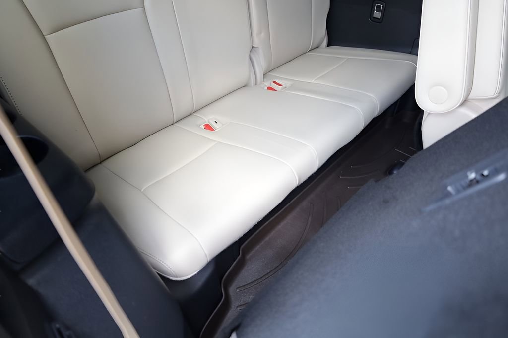 Used 2022 Toyota Highlander Limited image 30