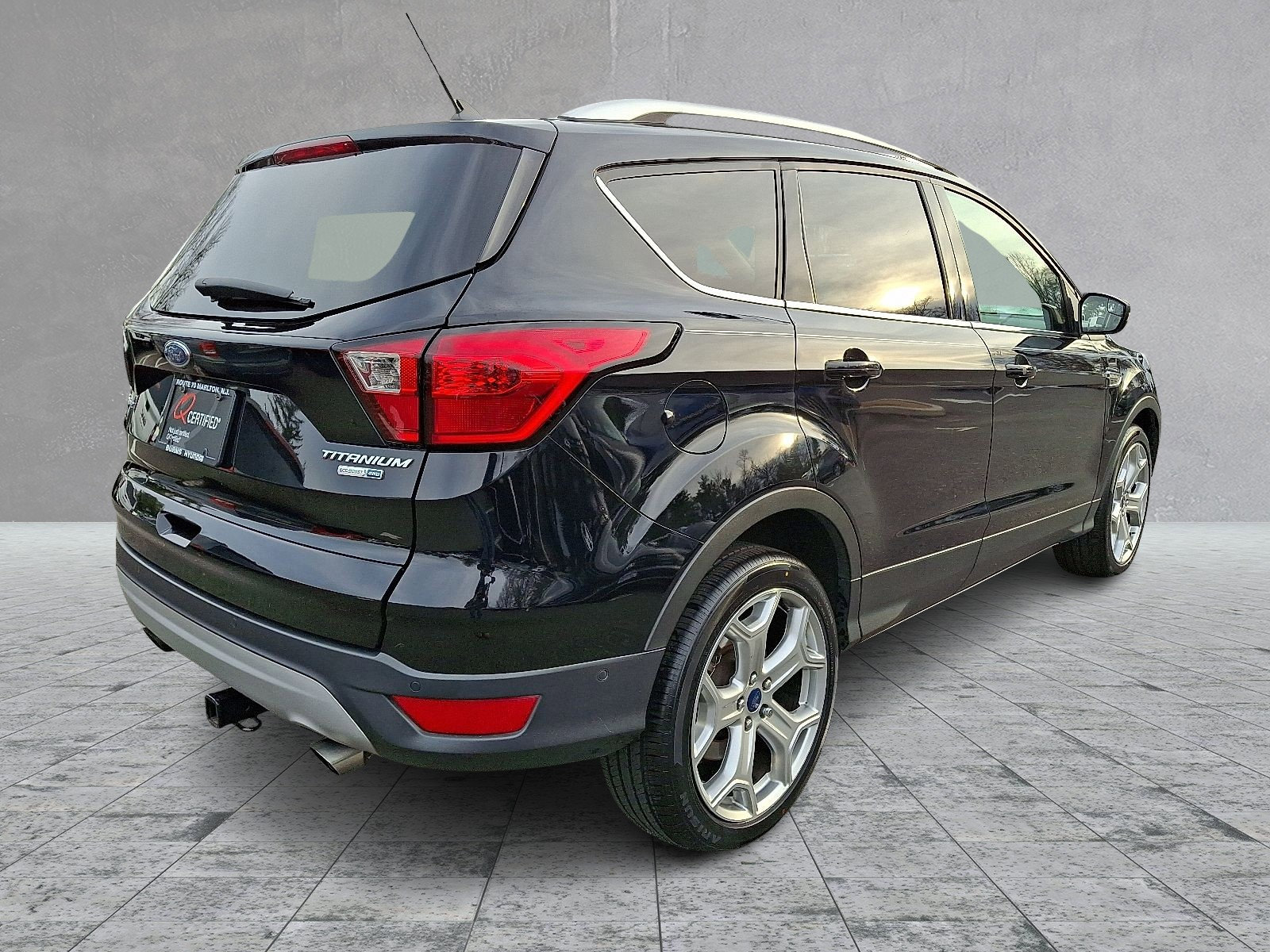 Used 2019 Ford Escape Titanium image 11