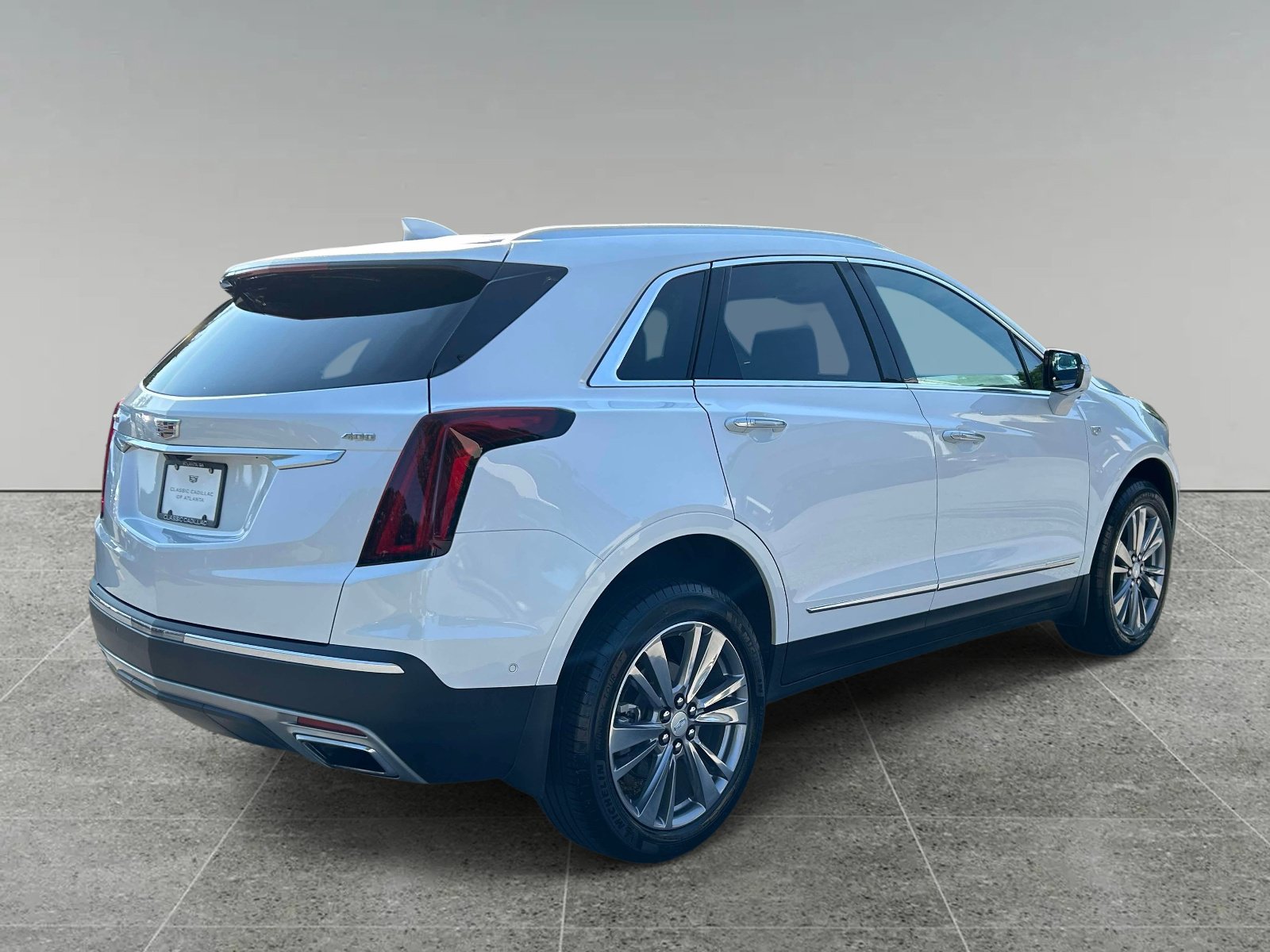Certified 2025 Cadillac XT5 Premium Luxury w/ Technology Package FWD image 5