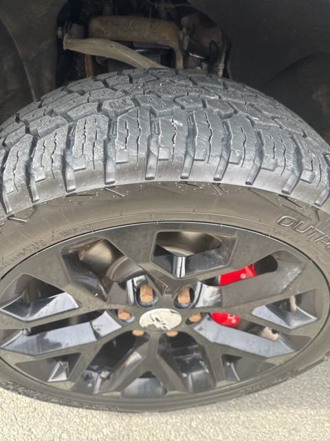 Used 2023 Chevrolet Suburban RST w/ Sport Performance Package image 13