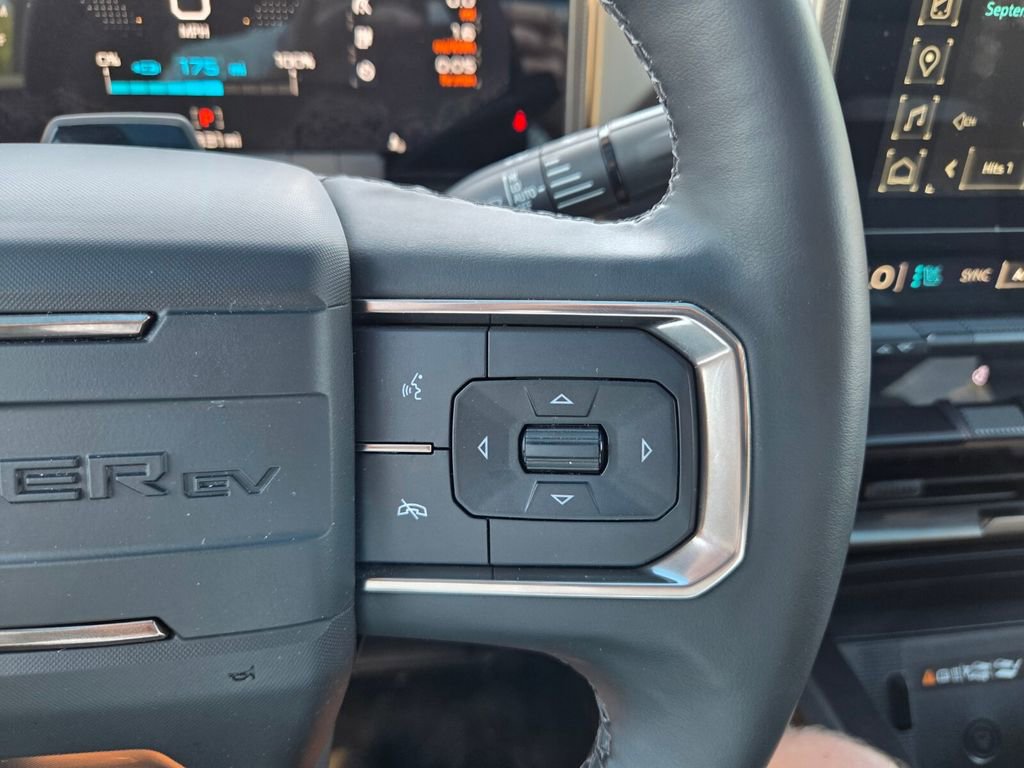 Certified 2024 GMC Hummer EV 2X AWD/4WD image 32