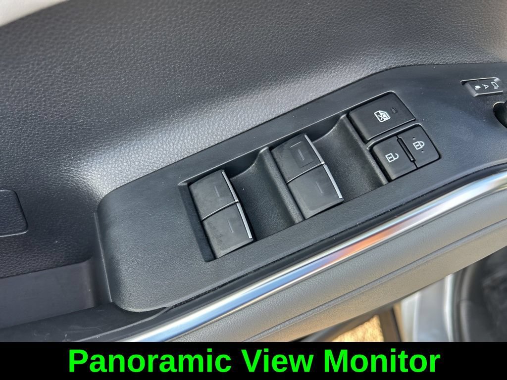 Used 2024 Toyota Highlander Platinum FWD image 36