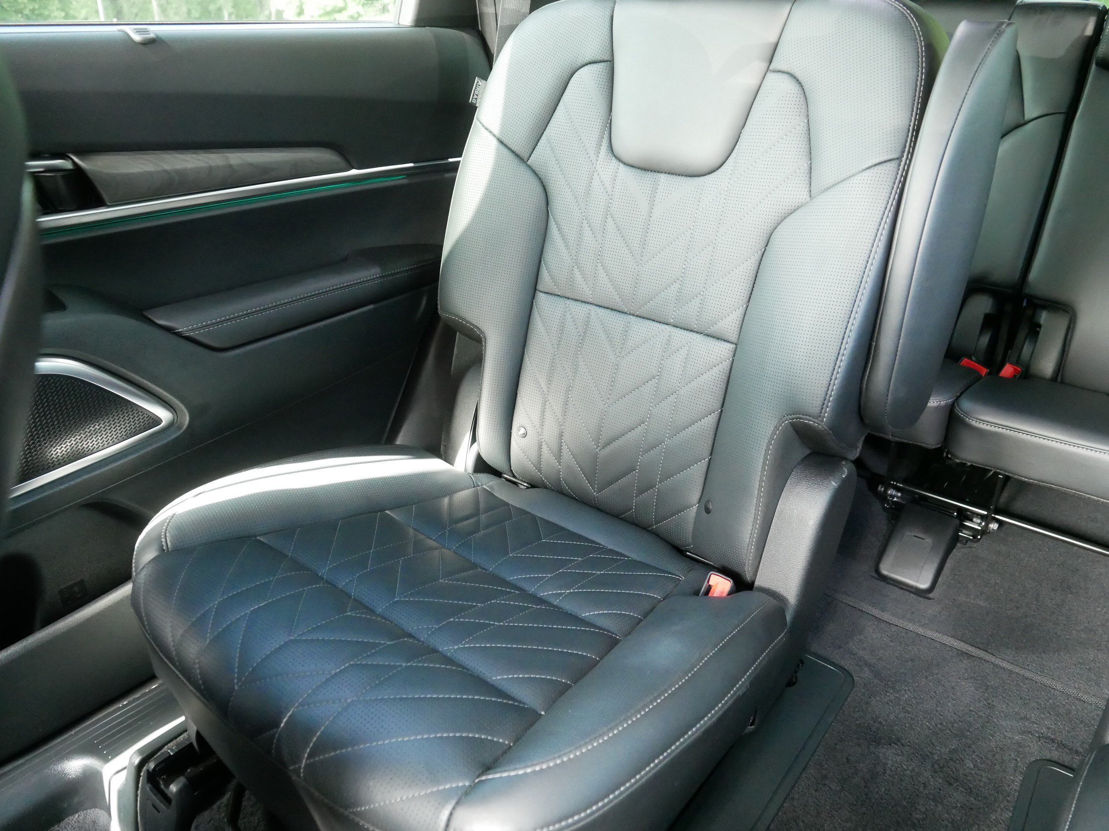 Certified 2025 Kia Telluride SX Prestige X-Line AWD/4WD image 12