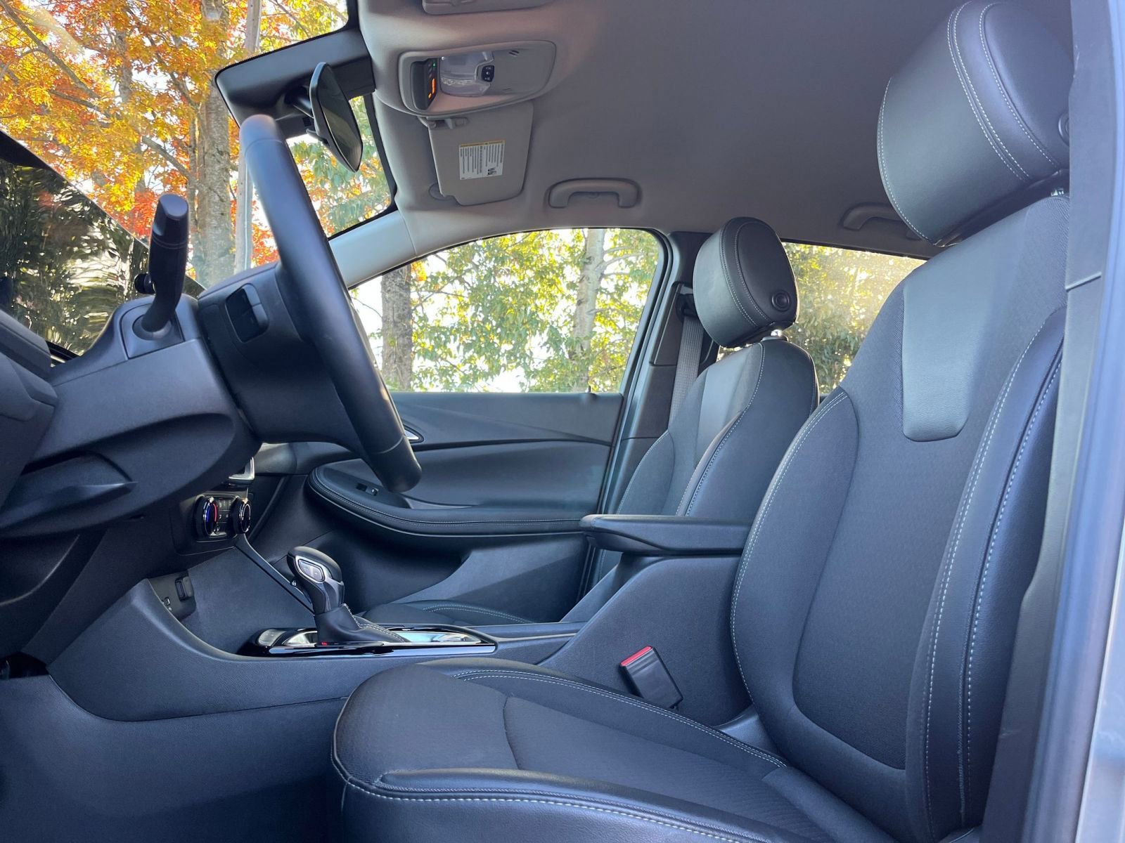 Used 2025 Buick Encore GX Preferred image 24