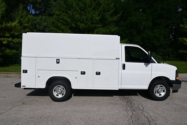 New 2026 Chevrolet Express 3500 w/ Power Convenience Package RWD image 7