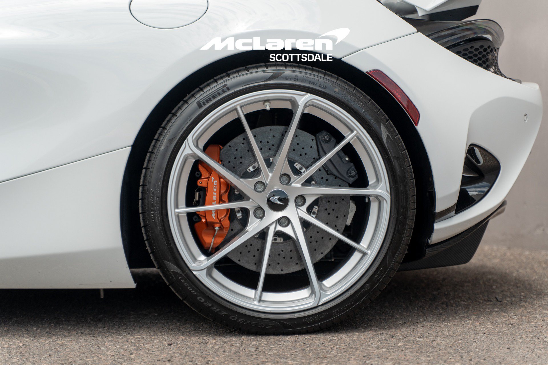 Used 2024 McLaren 750S Spider RWD image 36