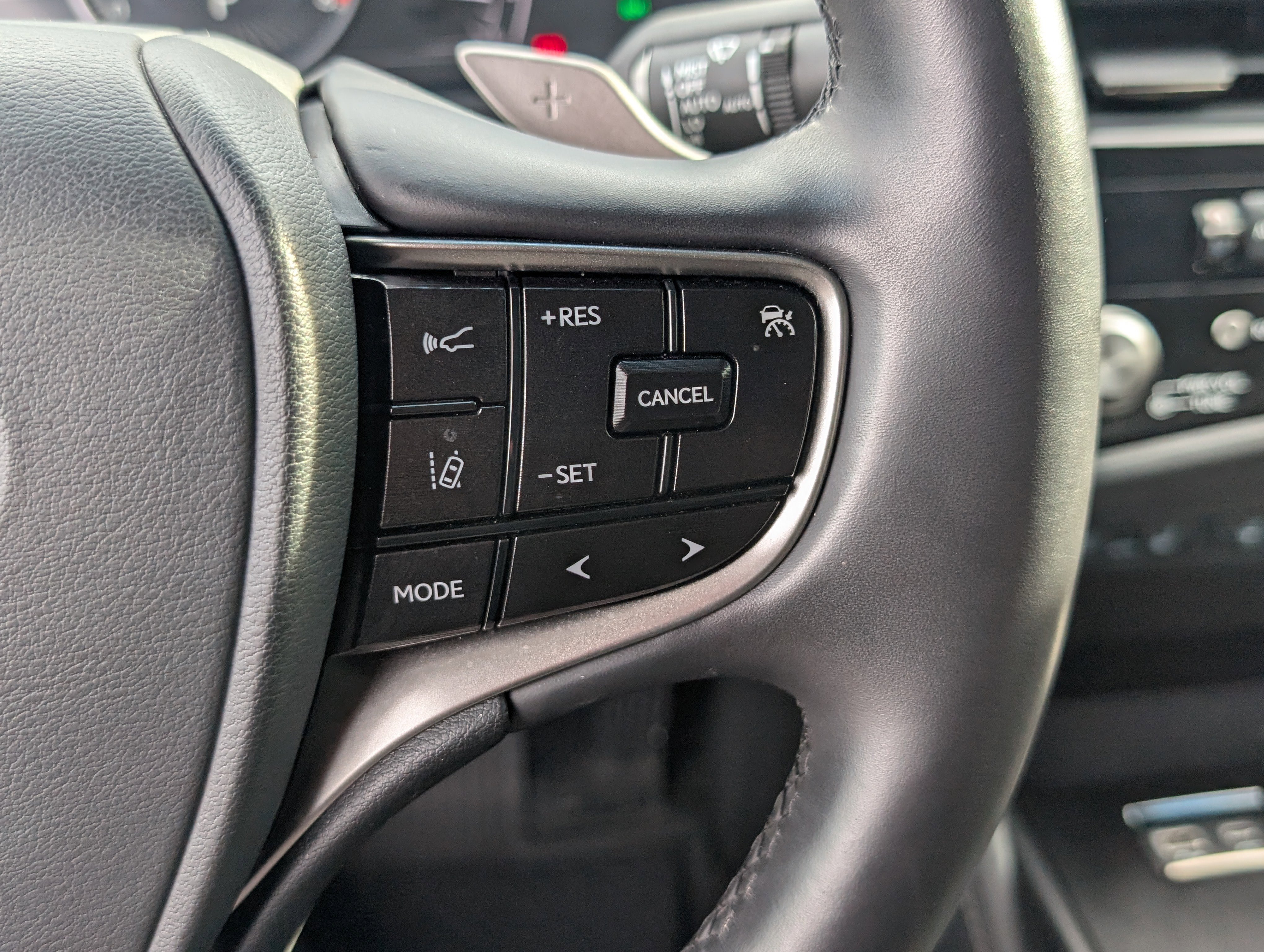 Certified 2025 Lexus ES 350 w/ Premium Package image 23