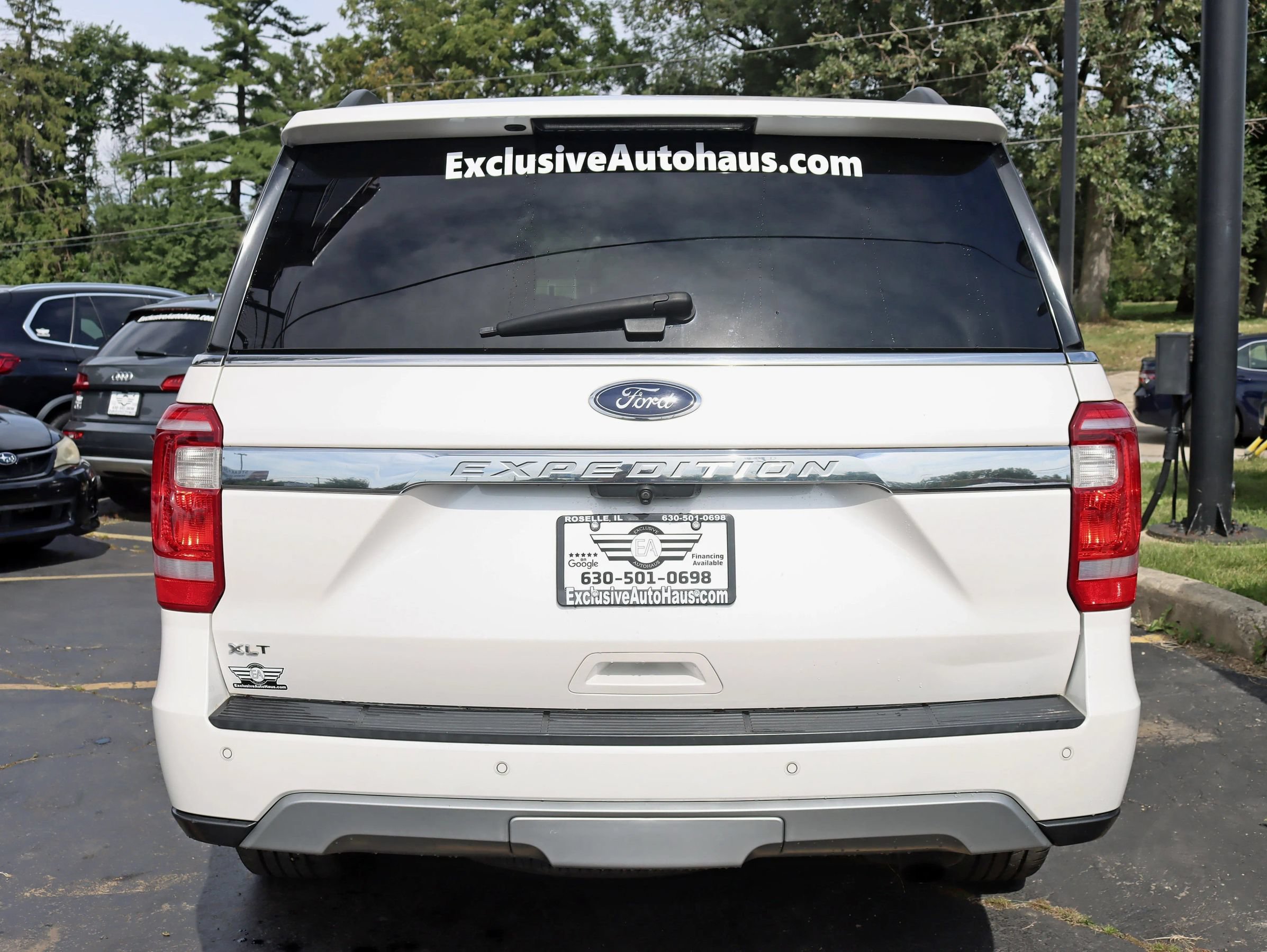 Used 2019 Ford Expedition XLT w/ Equipment Group 202A AWD/4WD image 16