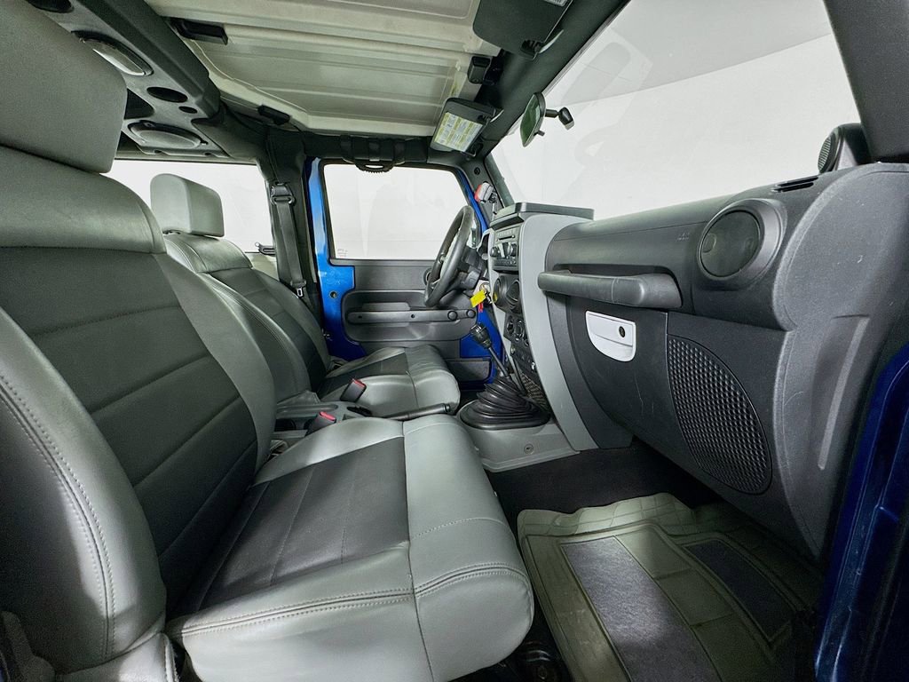 Used 2009 Jeep Wrangler X image 32
