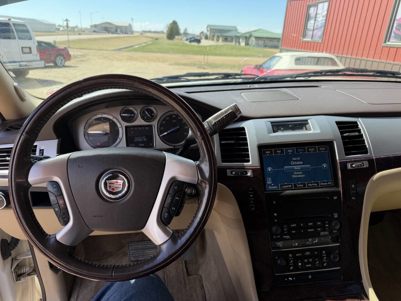 Used 2009 Cadillac Escalade AWD image 16